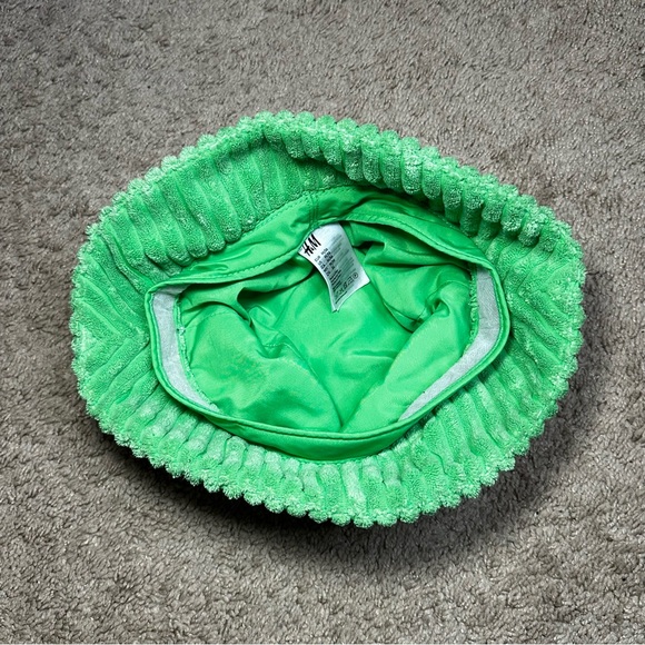 EUC Fuzzy Ribbed Bucket Hat - Picture 3 of 4